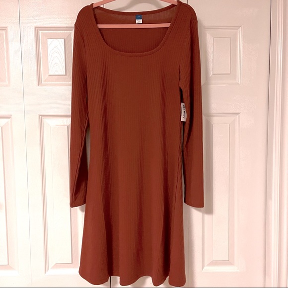 Ribbed Fit and Flare Dress - Picture 3 of 5